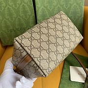 Gucci GG Emblem Small bucket bag in beige - 19x 18x 11cm - 5