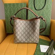 Gucci GG Emblem Small bucket bag in beige - 19x 18x 11cm - 2