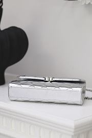 Chanel Flap Bag in silver With handle - 18*22*19cm - 6