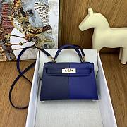 Hermès Kelly 20 Two-Tone Leather Handbag - 2