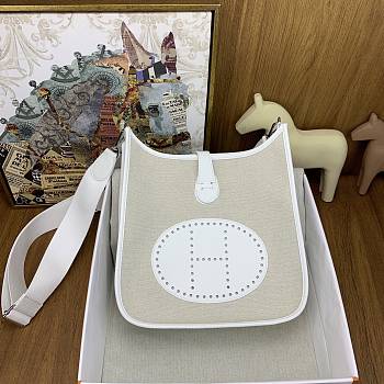 Hermes Evelyne 29cm in white bag