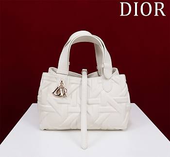 Dior Toujours White Bag - 23 × 15 × 15cm